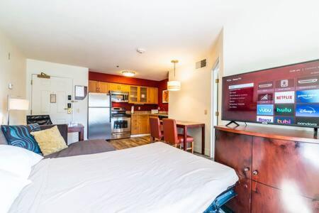شقة فينيكس  في Metro Phx 1Bd Interior Corridor المظهر الخارجي الصورة